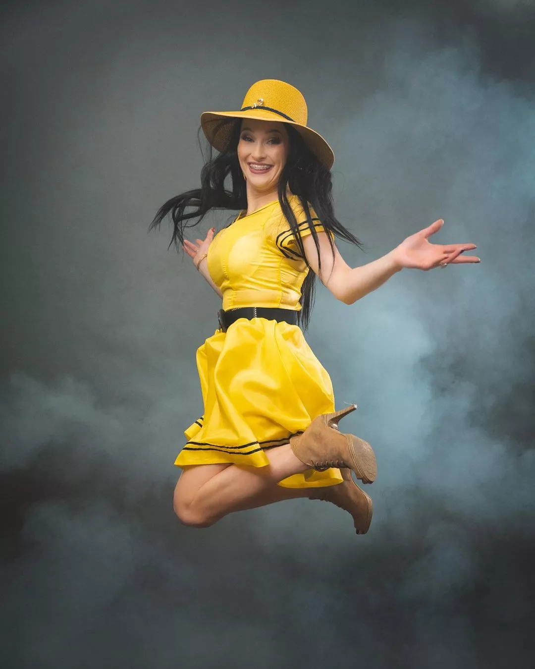 Emilia Sanecka Daj to Głośniej w koronkowej bieliźnie! Popularna wokalistka disco polo kusi odważną sesją! 